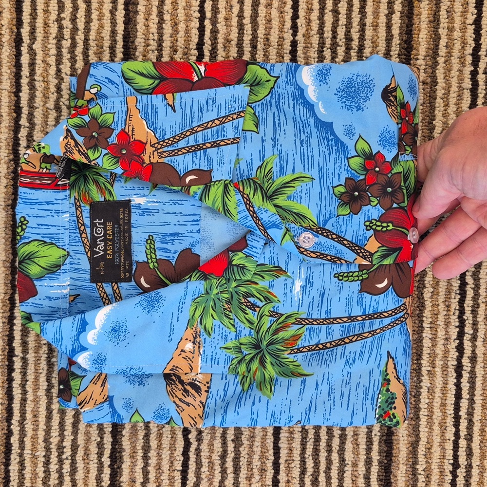 VAN CORT Blue Beach Ocean Abstract Polyester‎ Large mens Hawaiian Shirt VTG